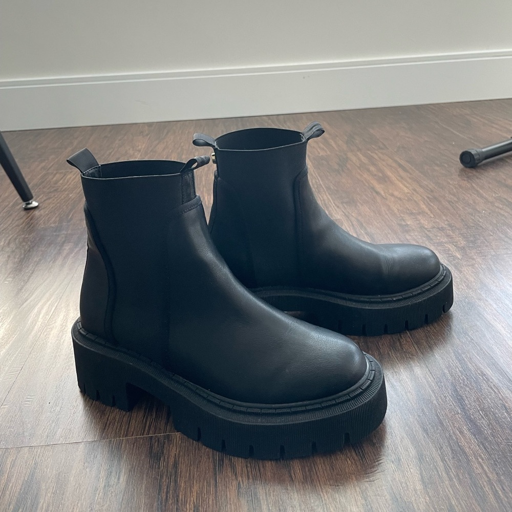 Chunky Chelsea Boots